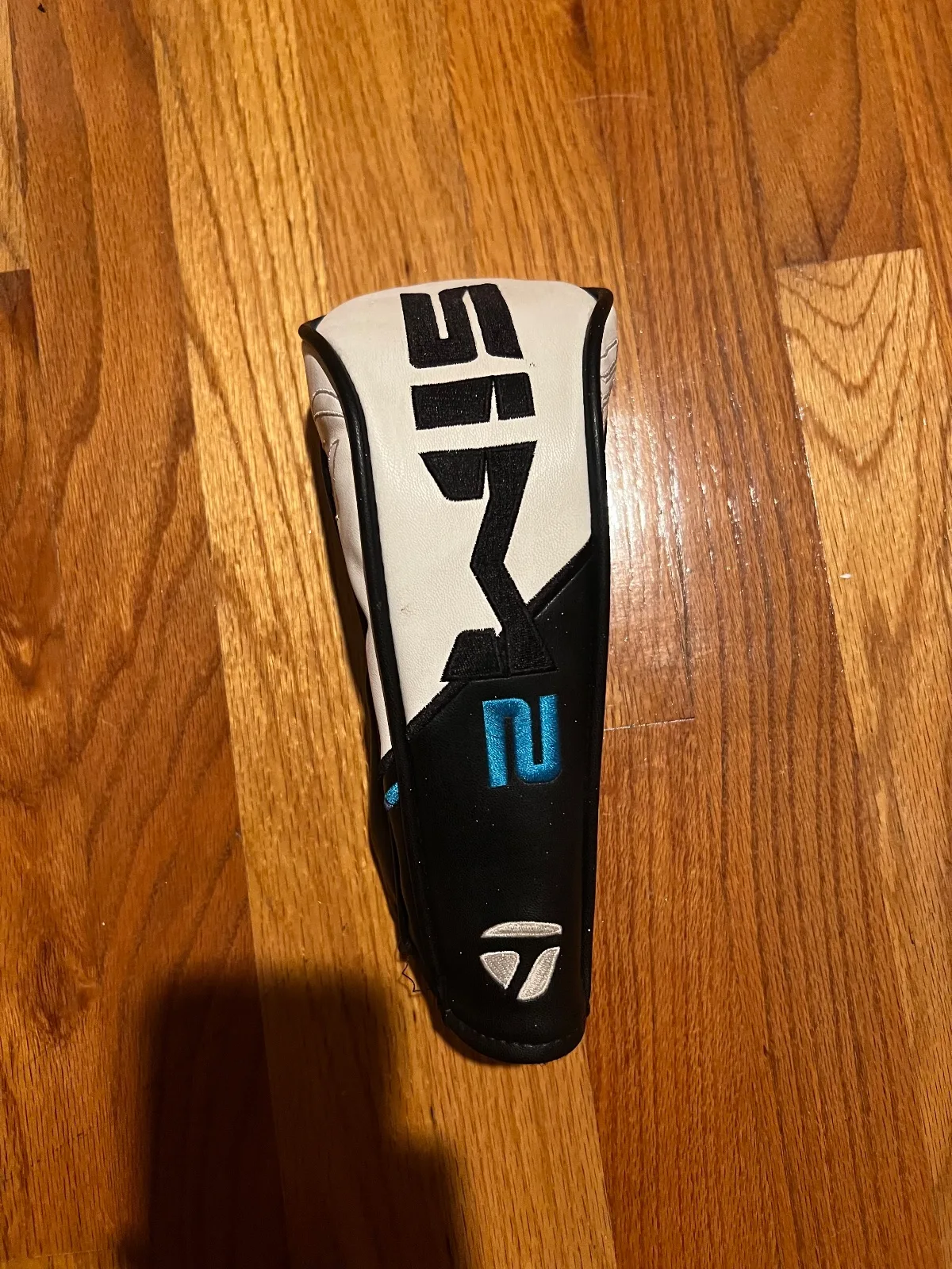 TaylorMade SIM2 fairway headcover