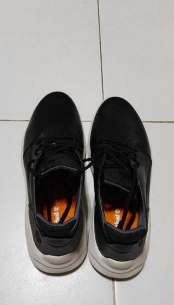 Size 42 (EU) Timberland Bradstreet Ultra Chukka Boots. Like new