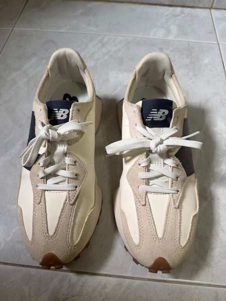 New Balance 327 Sneakers in Beige and Navy