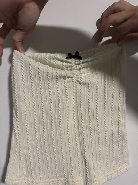 Cream Textured Knit Tube Top with Black Bow Detail