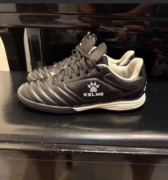 Kelme Black Indoor Football Futsal Shoes