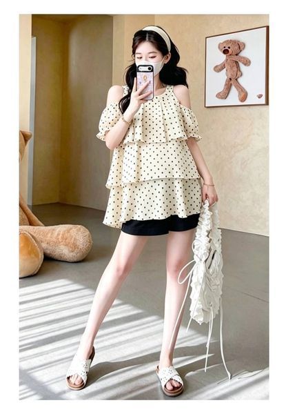 Babydoll Polka Dots Off Shoulder Layered Co-ords with Black Shorts (suitable for preggy mummies)