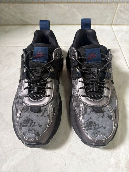 Nike Grey Patterned Athletic Shoes