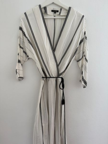 Massimo Dutti wrap dress. Size S