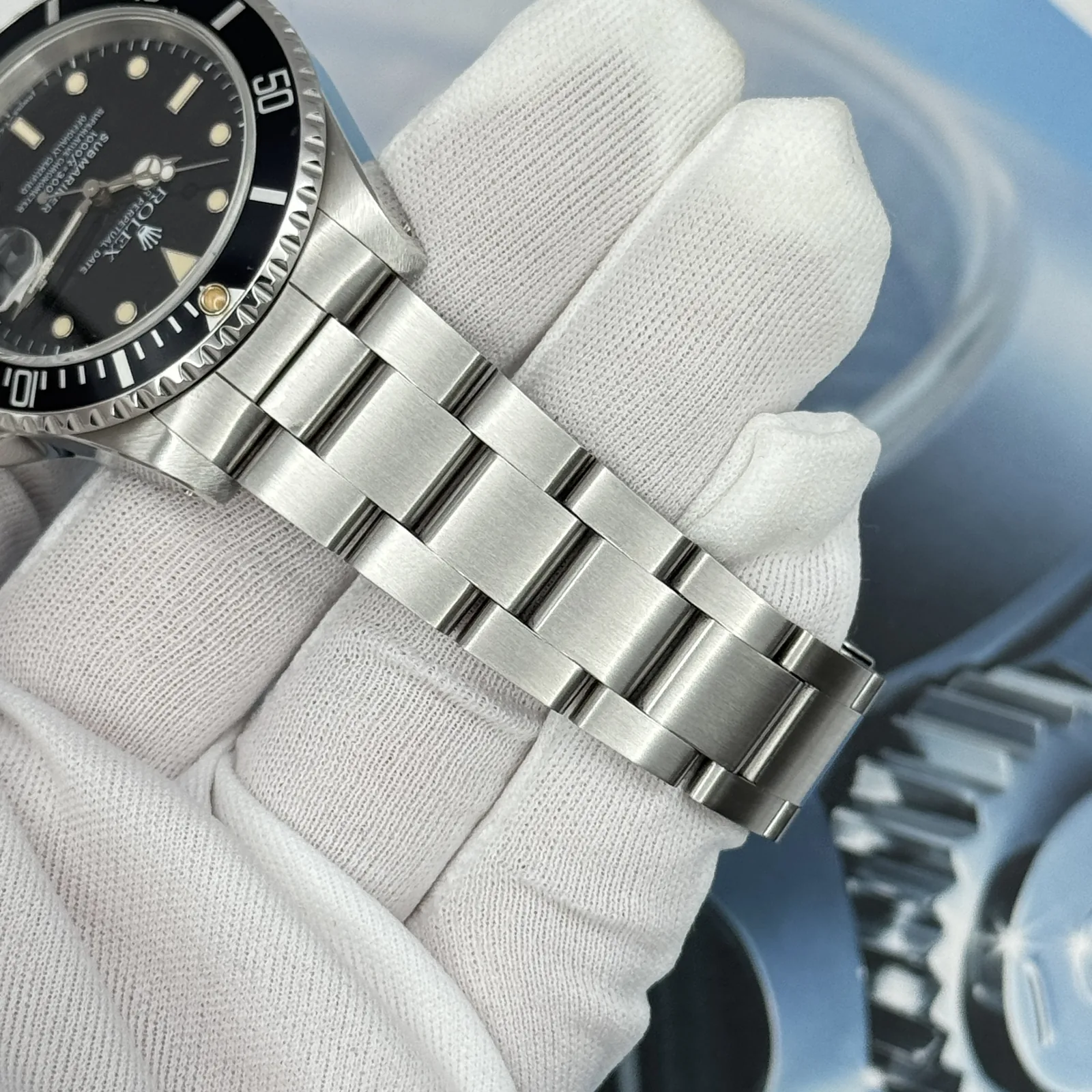 Rolex Sub Date ‘Patina Hour Markers’ 16610 1992