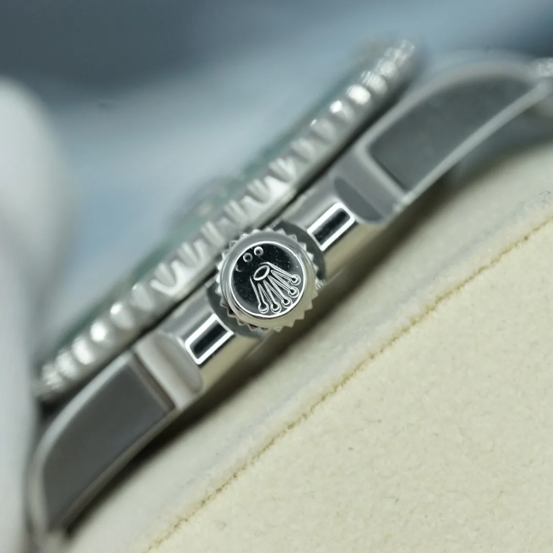 Rolex Hulk 40 2014