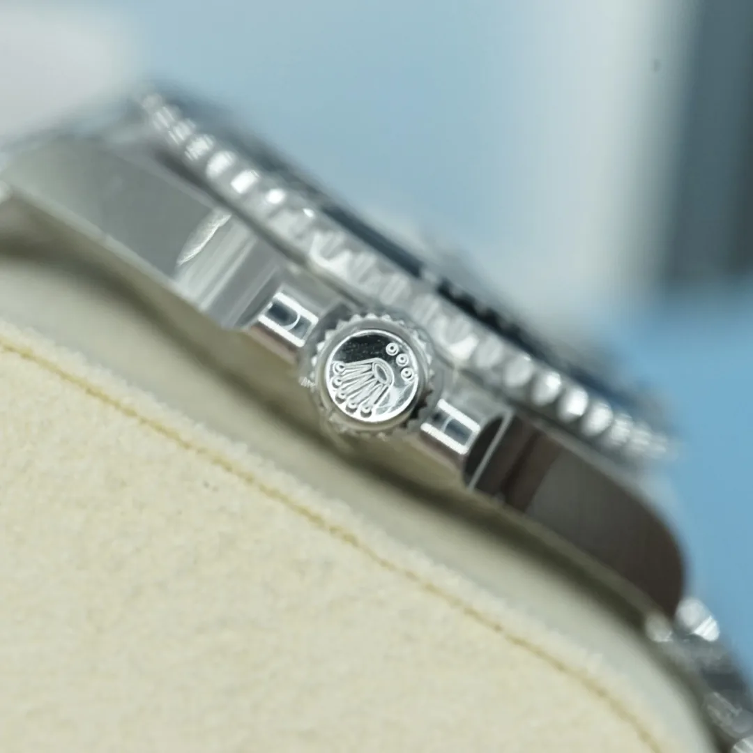 Rolex Submariner Date 2024