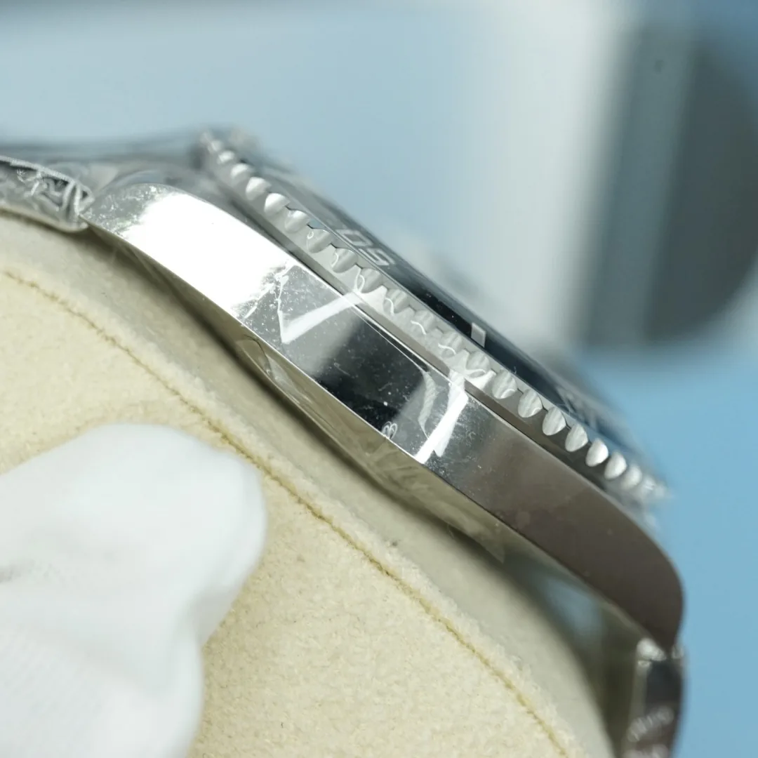 Rolex Submariner Date 2024