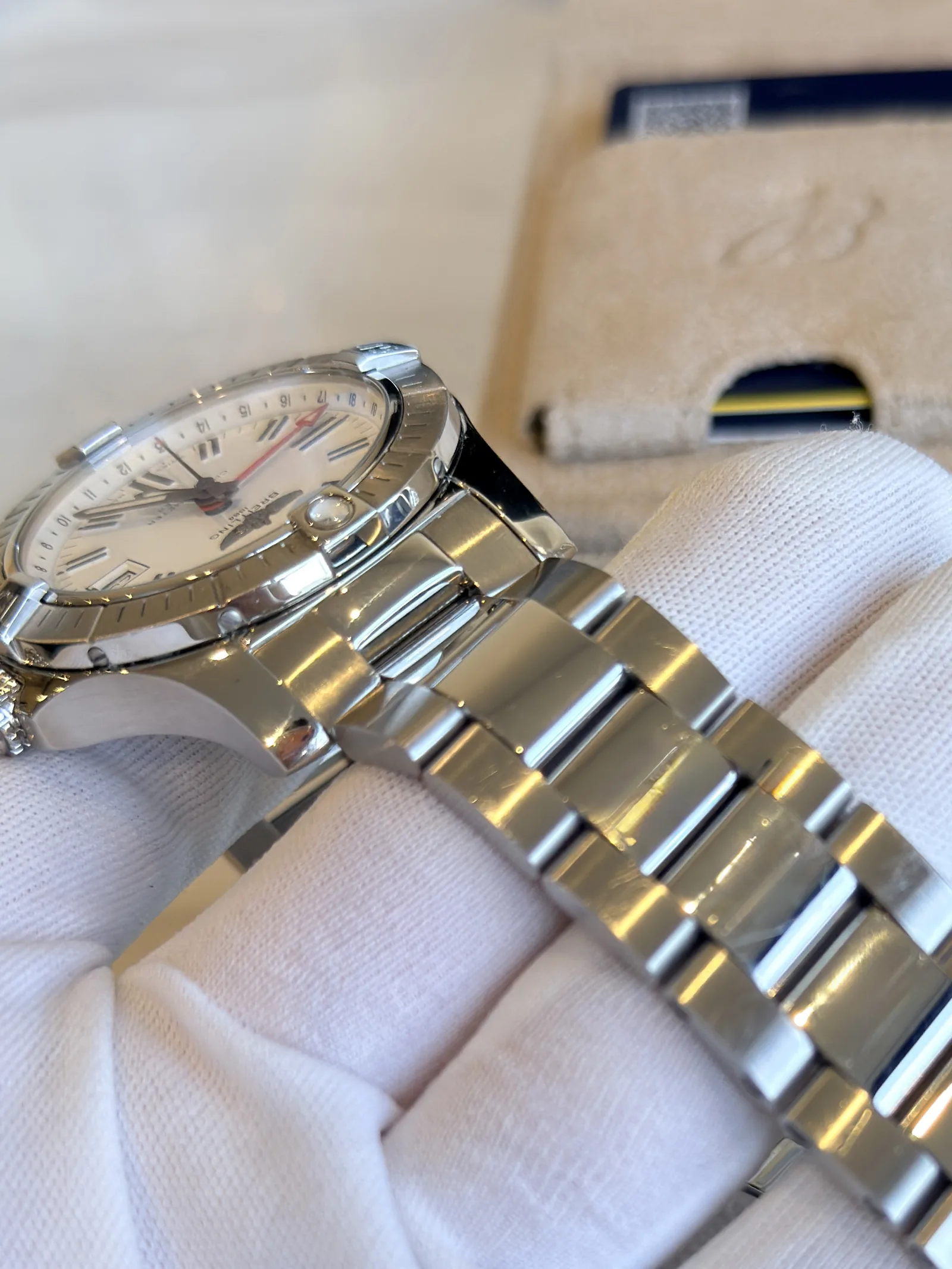 Breitling Avenger Automatic GMT 43 2025