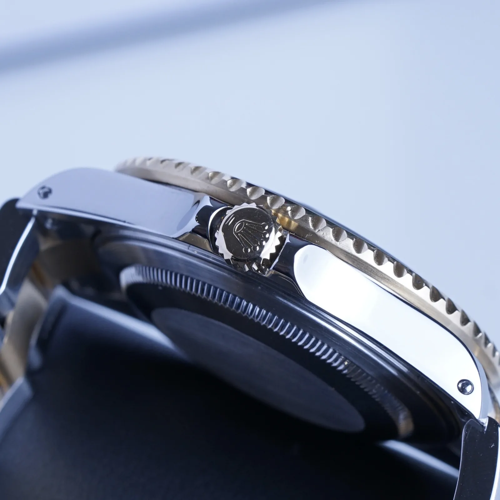 Rolex GMT Master II Two Tone 40mm 2003 (16713)