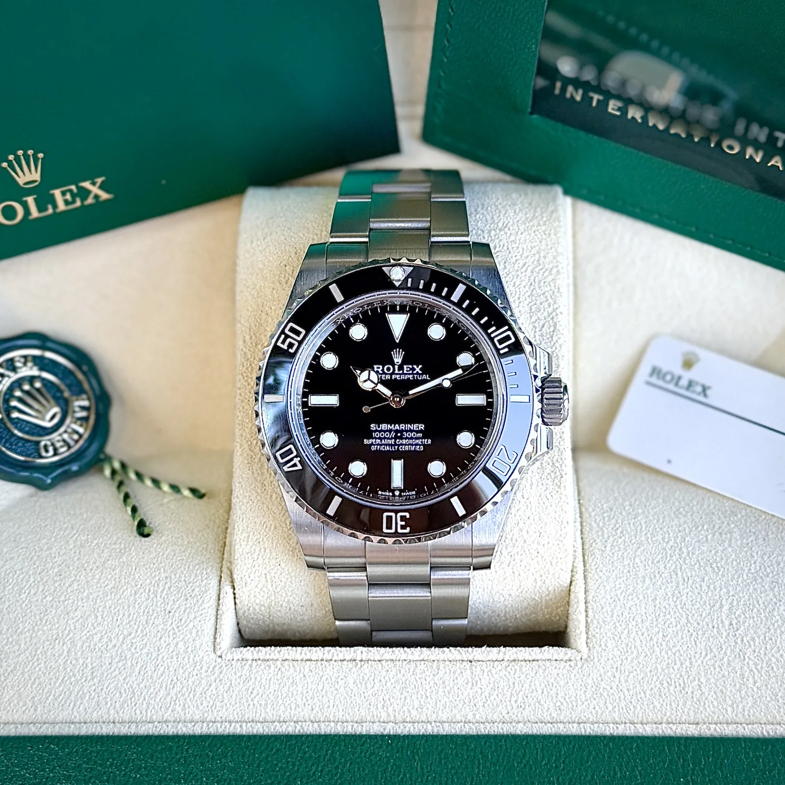 Rolex Submariner No Date 2023 124060