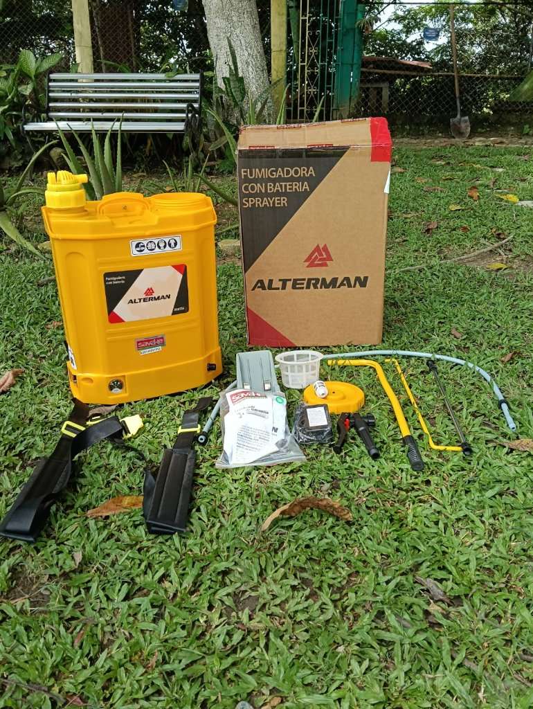 Fumigadora De Espalda ALTERMAN XKES16, A Batería 12v-8amp, 16 litros, Doble Función (Bateria Y Manual)