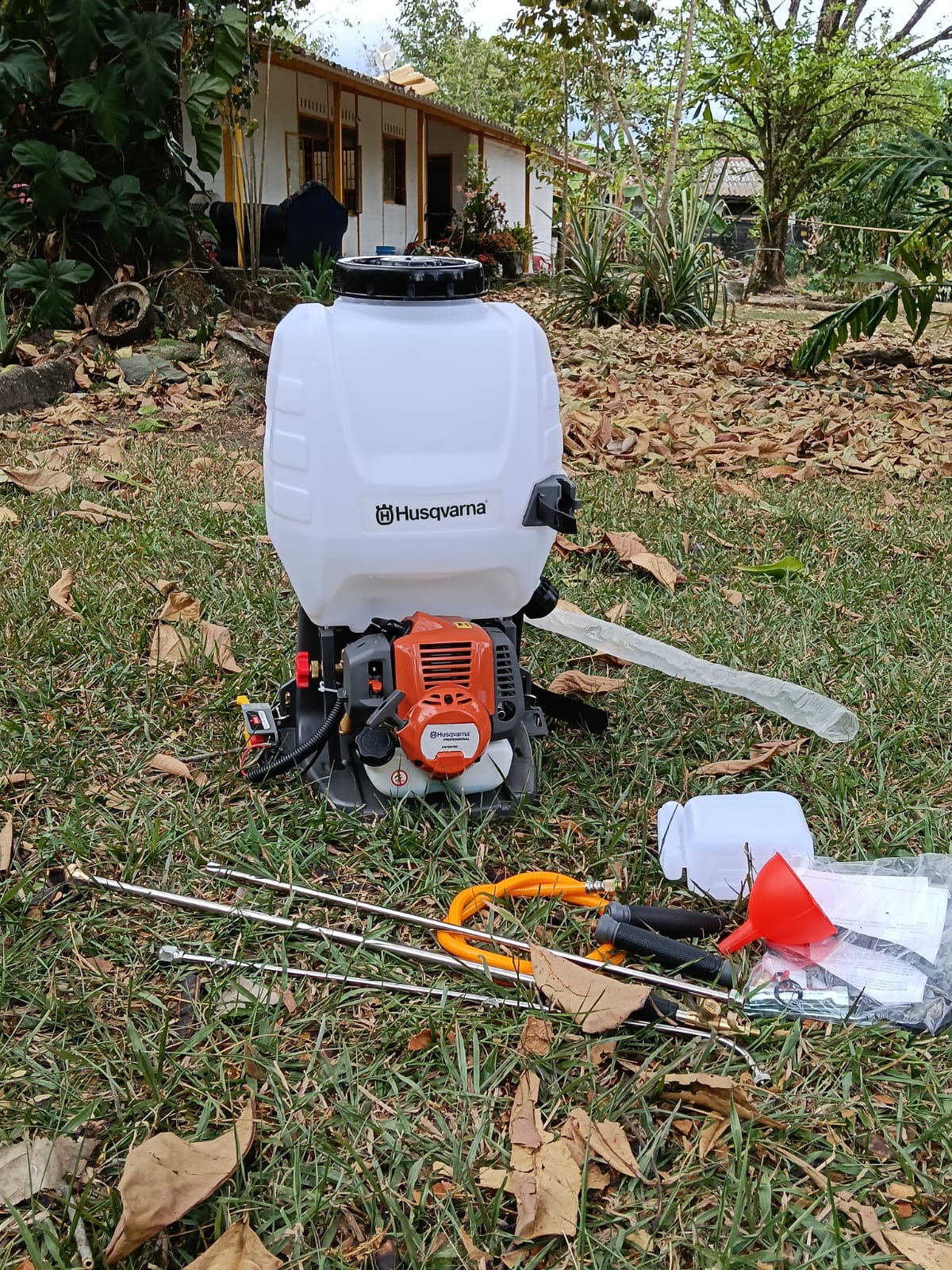 FUMIGADORA HUSQVARNA 25 LT