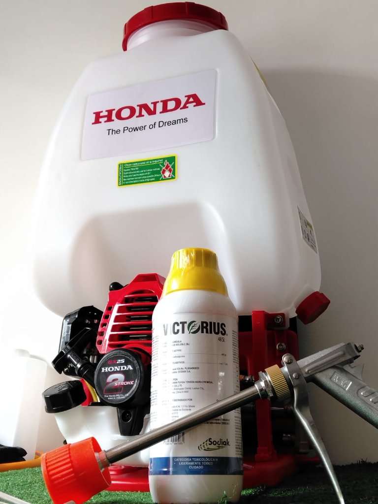 FUMIGADORA DE 25 LITROS CON KIT DE FUMIGACION