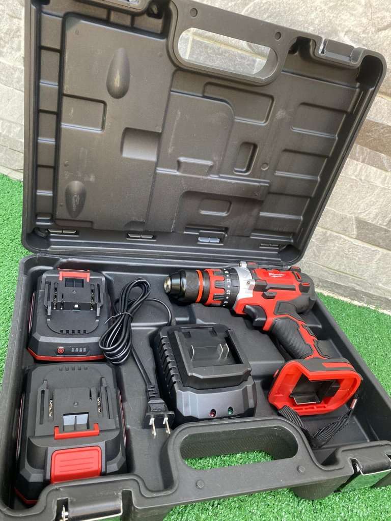 TALADRO PERCUTOR MILWAUKEE 68V - 4