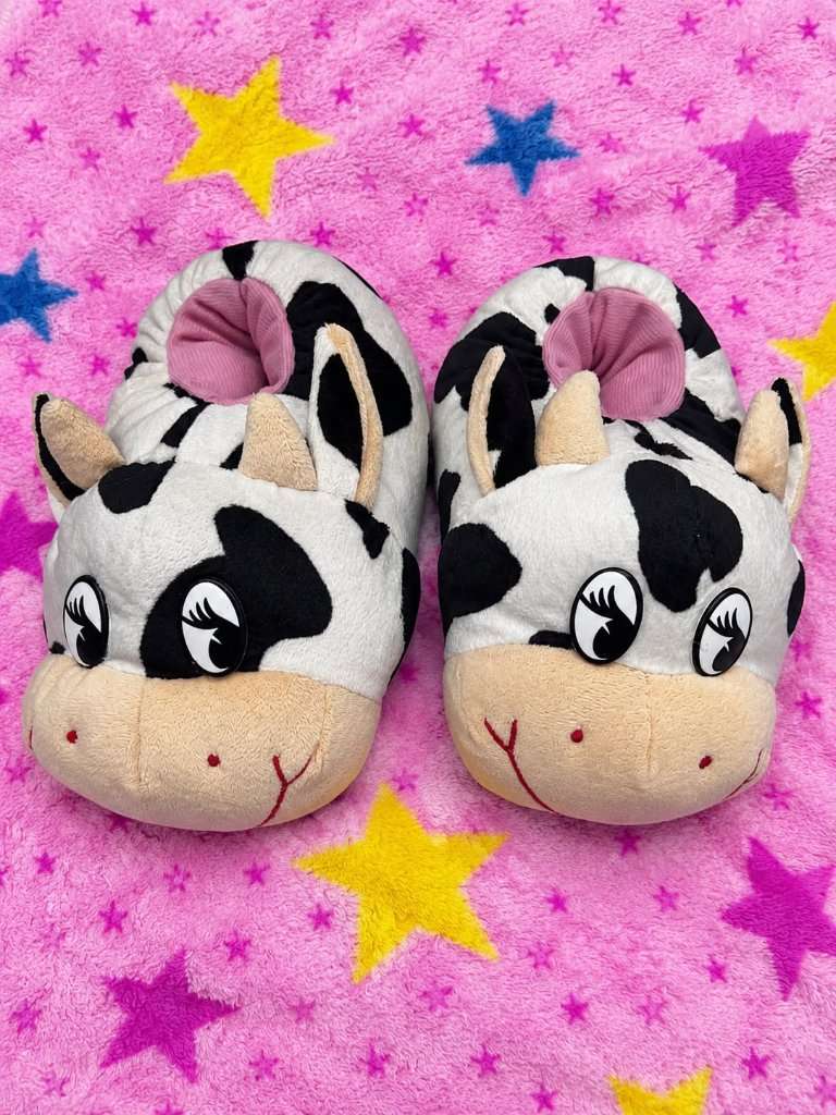 BABUCHA VACA BLANCA CON NEGRO