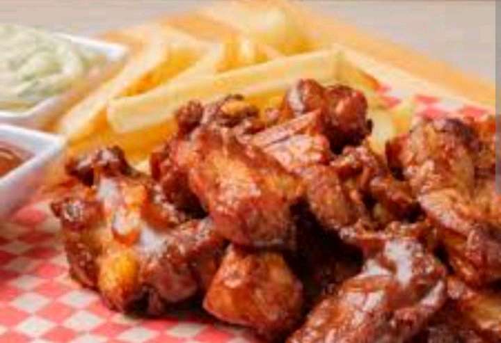 Alitas en salsa BBQ