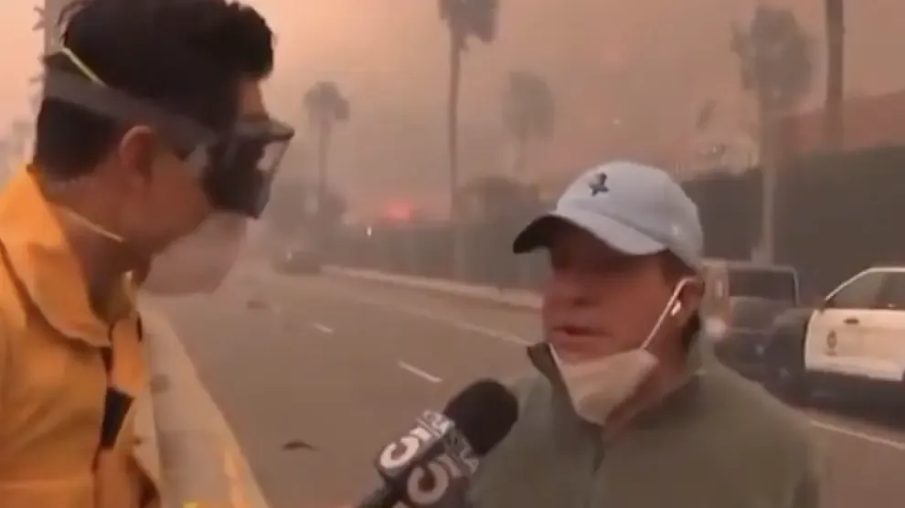 
         El momento en el que un periodista no reconoce al actor Steve Guttenberg, héroe inesperado 
    