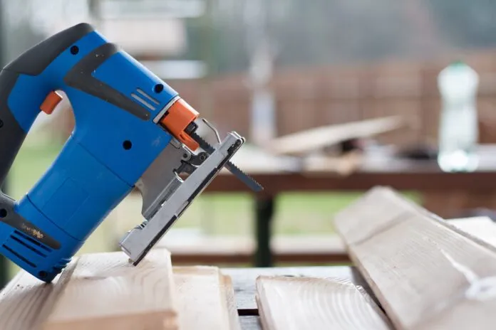 UGT alcanza un preacuerdo para el aumento salarial y una reducción de jornada en el sector de la Industria de la madera de Álava hasta 2027