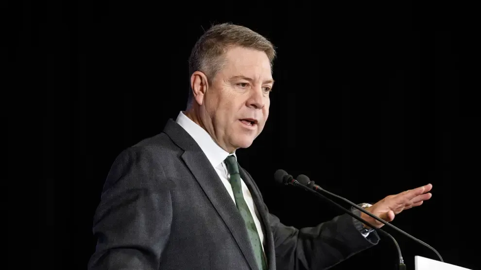 García-Page, en el foro 'Vecinos y amigos' de Henneo: "No se puede poner patas arriba España"