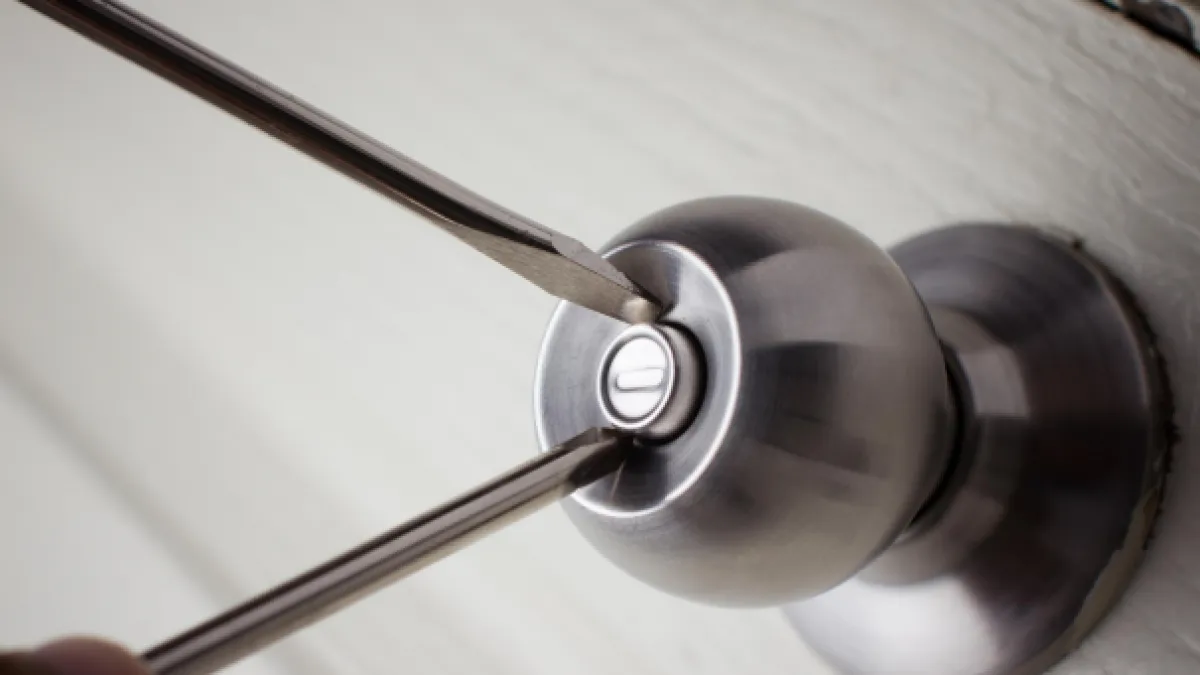 Desalojo de okupas: ¿qué es un control de accesos?