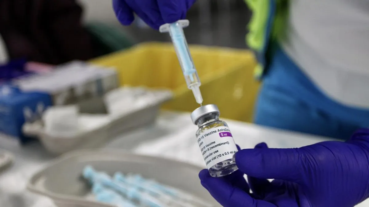 Investigan la muerte de un profesor de 30 años vacunado con AstraZeneca por una posible reacción adversa