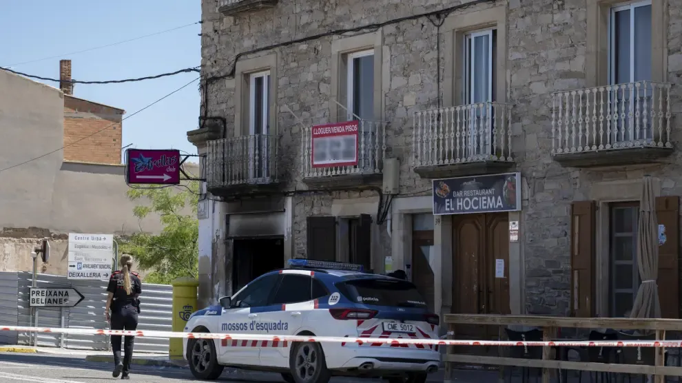 Trágicas horas en Bellpuig: investigan si las muertes de dos mujeres en el incendio de un club y un arrollado por un tren tienen relación