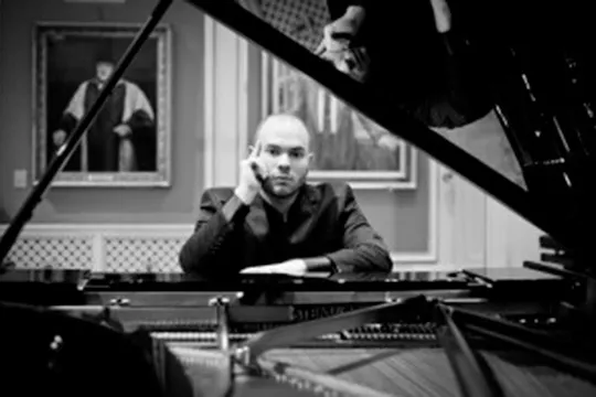 Jon Urdapilleta, piano