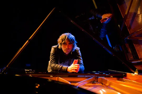 Mikel Azpiroz, piano solo