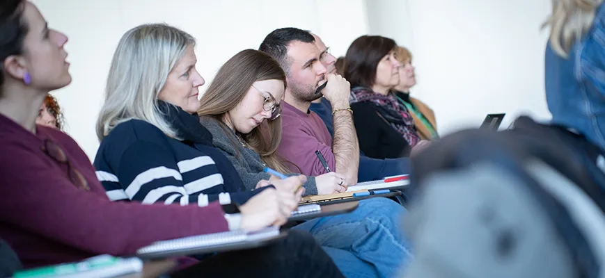 Idurre Eskisabel Euskalgintzaren Kontseiluko idazkari nagusiaren solasaldia Eskoriatzako campusean abenduaren 9an