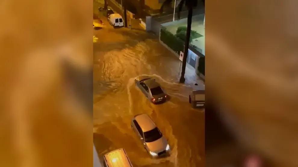 Una nueva gota fría vuelve a inundar localidades, desborda barrancos, corta el AVE y suspende clases