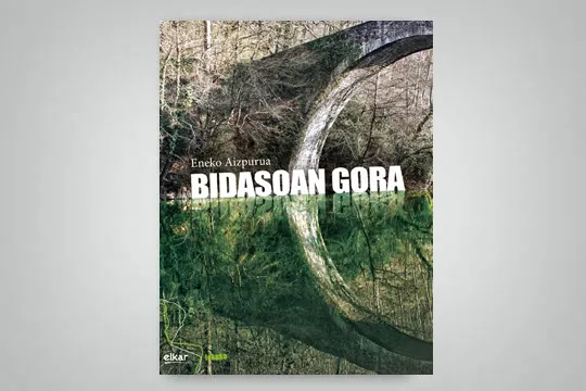 Tertulia sobre el libro "Bidasoan gora" de Eneko Aizpurua