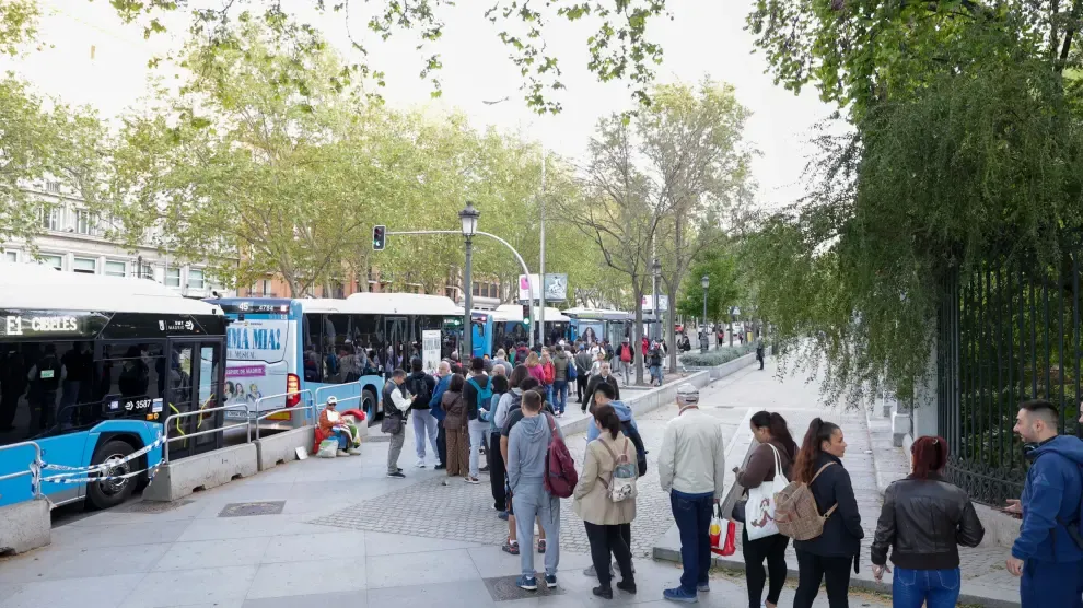 Metro de Madrid reabre, pero con excepciones y Rodalies sigue sin funcionar en Barcelona