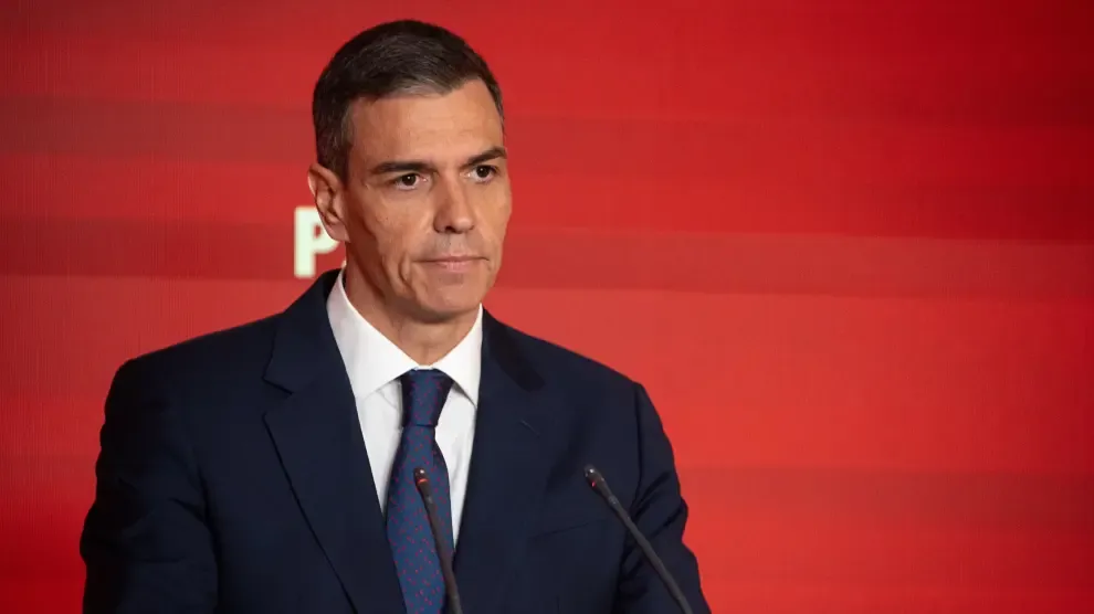 Pedro Sánchez y otros famosos que han utilizado el maquillaje en sus momentos más complicados