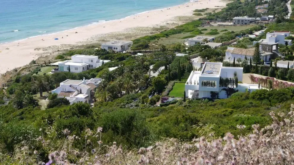 Este es el pueblo de la costa de Andalucía donde el chef José Andrés se ha comprado una casa