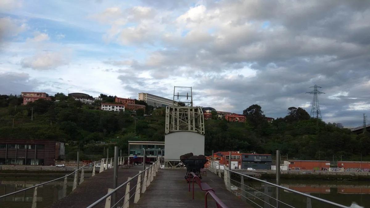 Tiempo de extremos en España: 'tren de borrascas' y frío en el norte y temperaturas de 40 grados en el sur