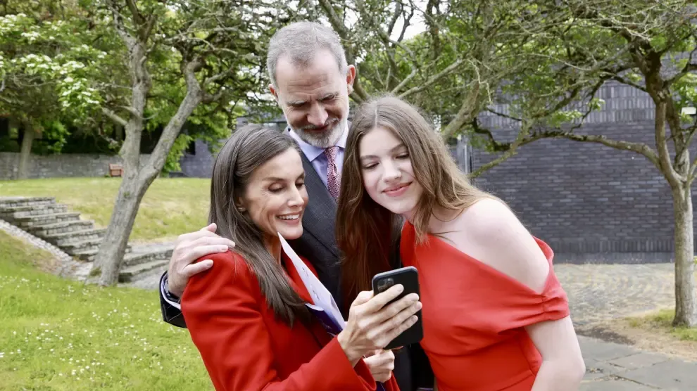 Así ha felicitado Leonor a más de 6.700 kilómetros a Sofía por su graduación: "Estoy muy orgullosa de ti"