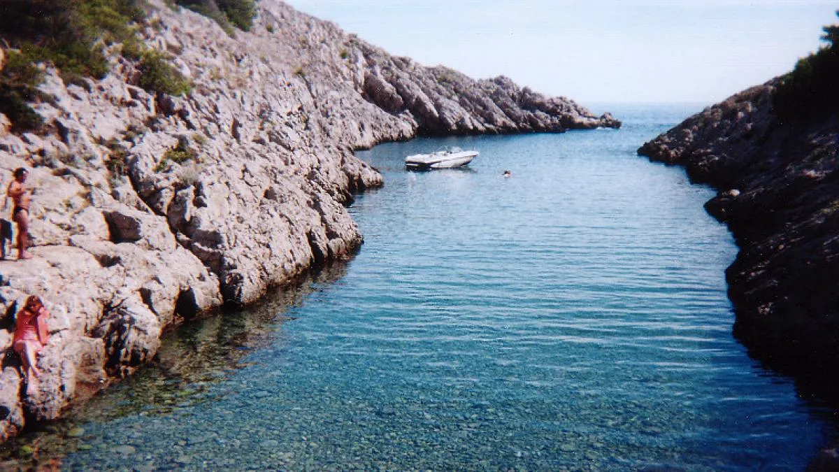 Cinco playas y calas en España que solo son accesibles en barco