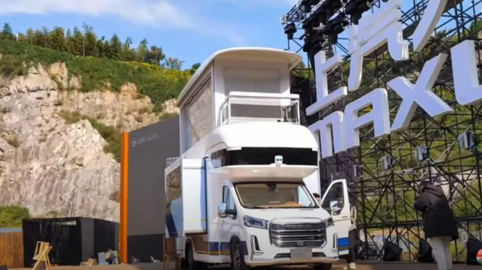 Así es la nueva autocaravana china: de más de 30 metros cuadrados y con ascensor