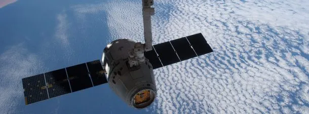 SpaceX y Space Adventures se unen para impulsar viajes espaciales