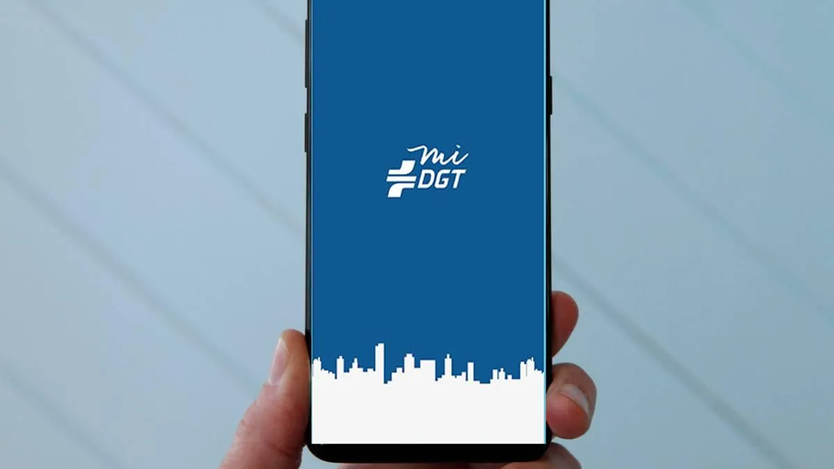 La app de la DGT te permitirá pronto pagar multas desde tu propio móvil