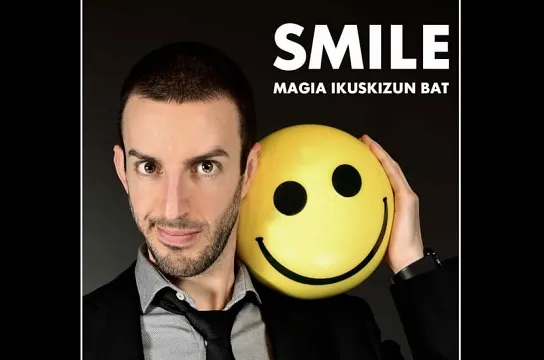 "Smile. Magia ikuskizun bat"