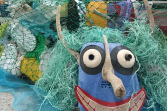 Exposición "LA MAR. Arte con basura"