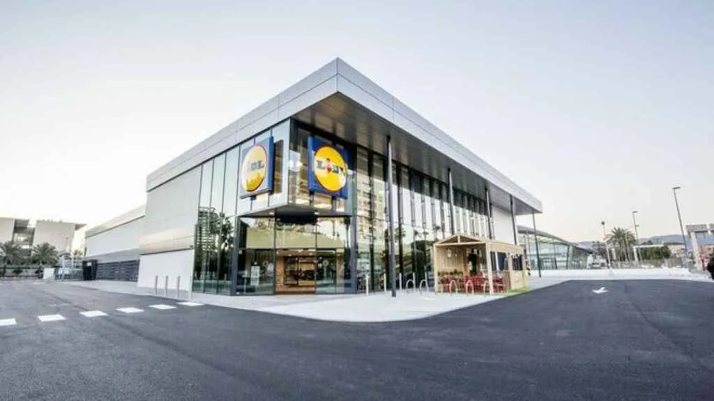 Lidl tiene un altavoz Bluetooth transparente barato perfecto para montar la fiesta en verano