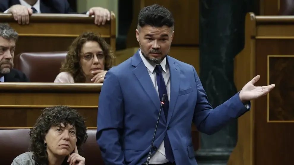 Rufián dice que Sánchez está "tocado" y llama la izquierda a "aprovechar el tiempo que quede"