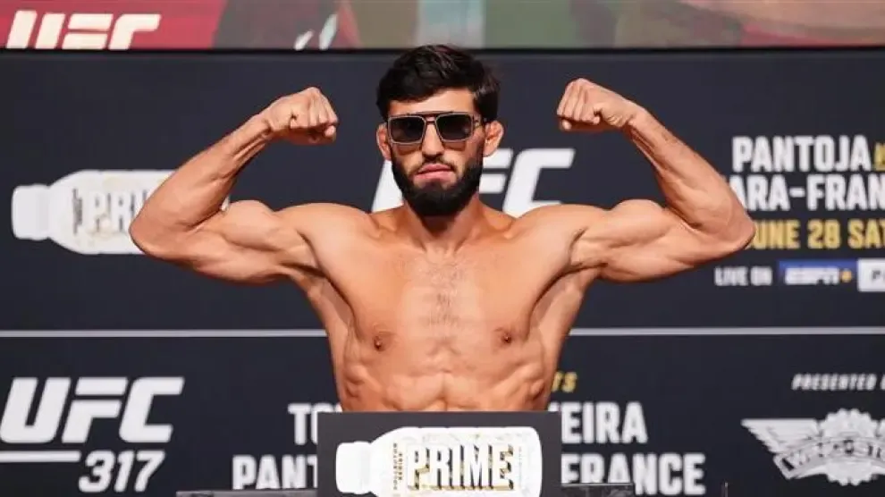 La respuesta de Arman Tsarukyan, número 1 del peso ligero, a Ilia Topuria: "Tienes miedo, sabes lo que pasará si peleas conmigo"