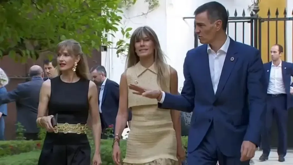 Sánchez, a su llegada a la cena de la Cumbre de la ONU en Sevilla: "No quiero foto de familia"