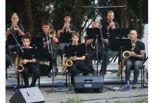 Errekan Gora 2023: Arrasate Musikal Big Band