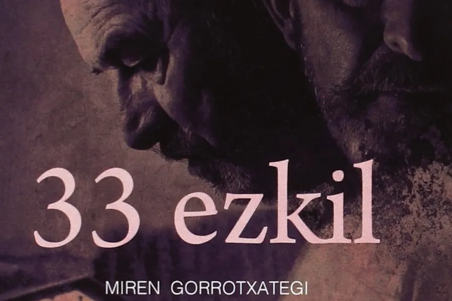 Tertulia literaria sobre el libro "33 Ezkil" de Miren Gorrotxategi