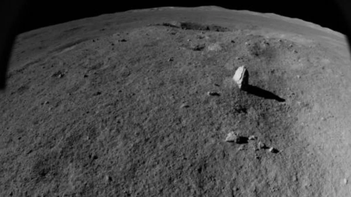 El rover de China encuentra unas extrañas rocas en la cara oculta de la Luna